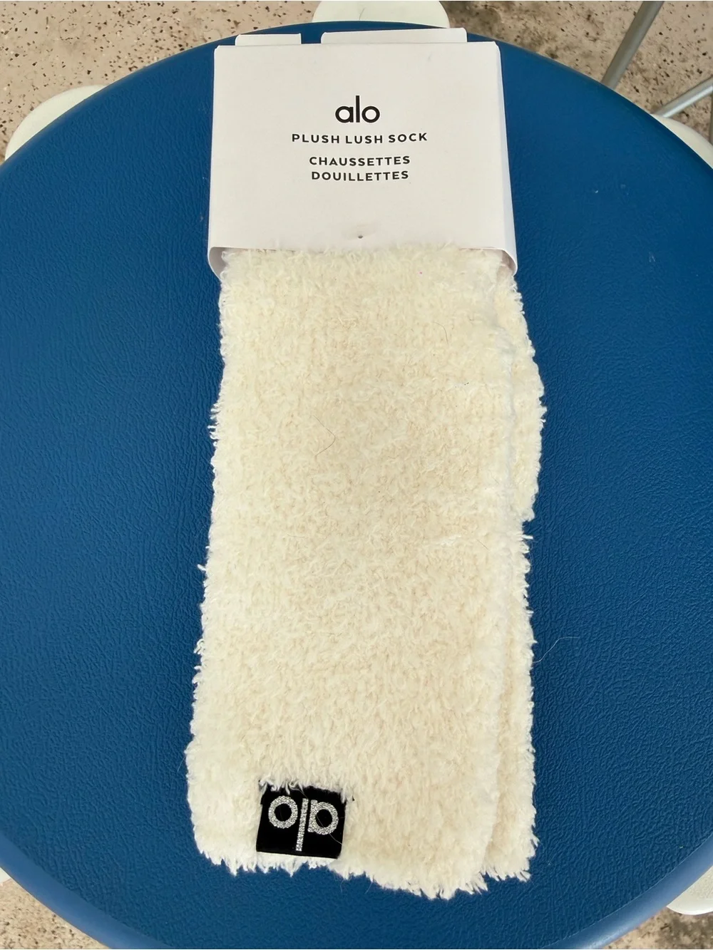NWT Alo Yoga Plush Lush Socks in Ivory (OS)